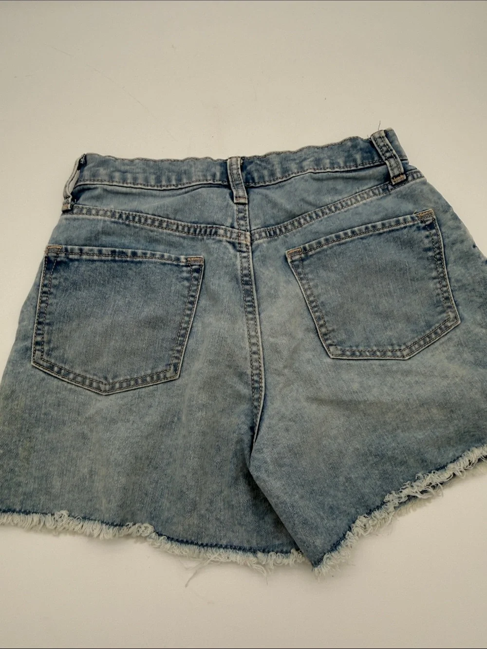 Old Navy Light Wash Denim Frayed-Hem Shorts